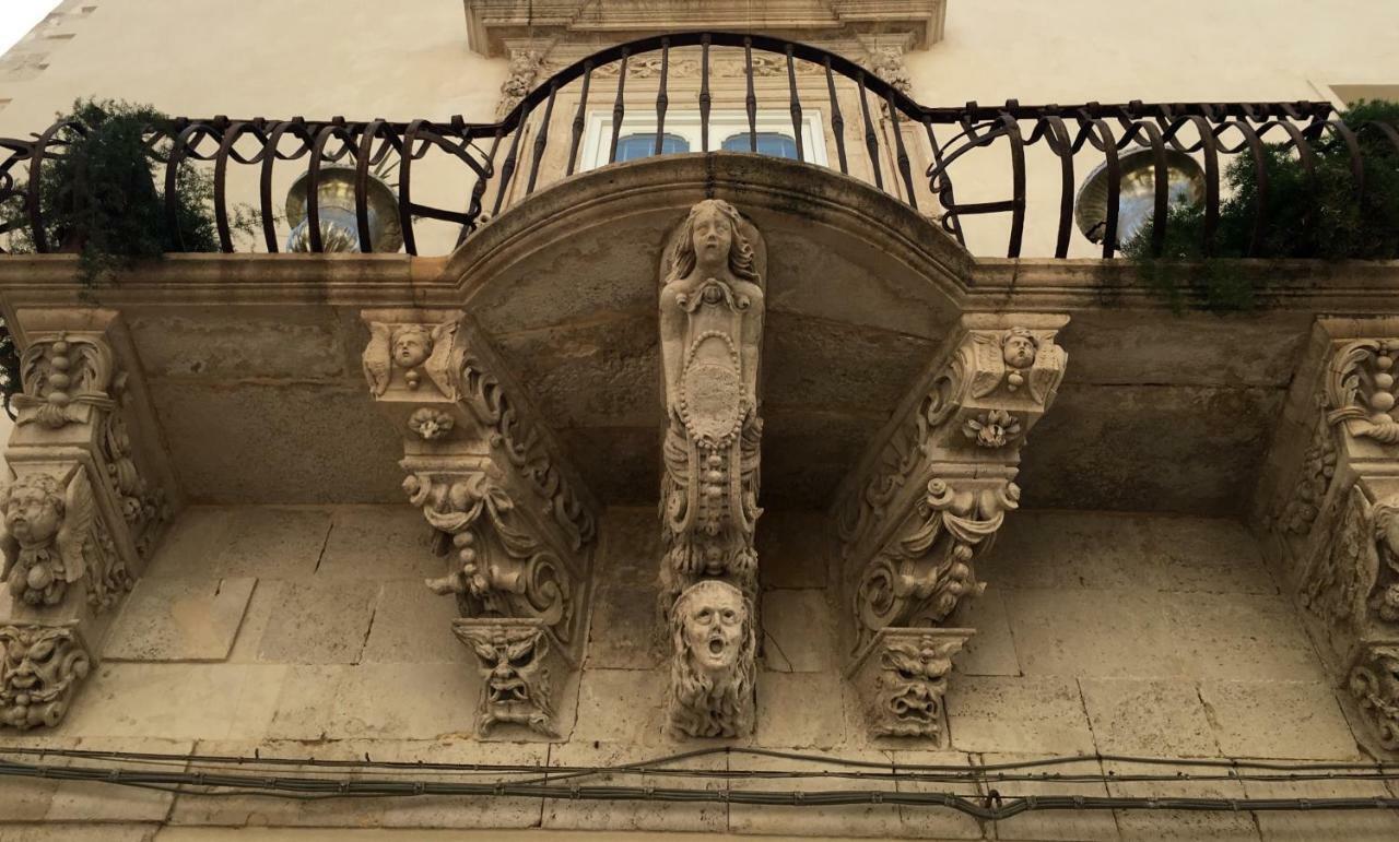Maniace 57, Ortigia Historic Center, 200 Mt From The Beach Сиракузы Экстерьер фото