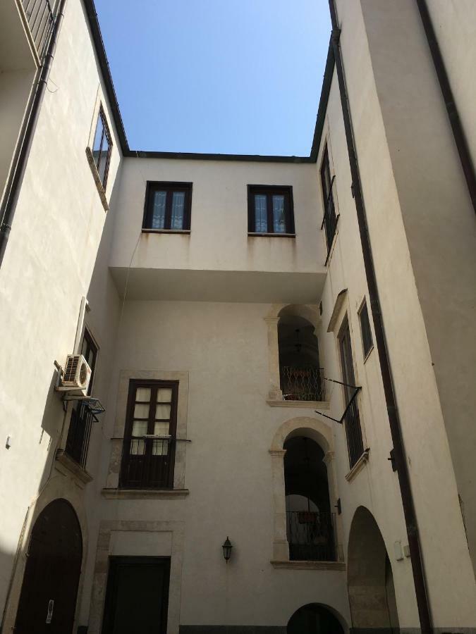 Maniace 57, Ortigia Historic Center, 200 Mt From The Beach Сиракузы Экстерьер фото